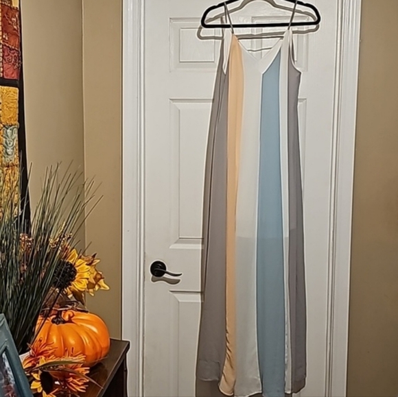 She & Sky Women's Multicolor Sleeveless Long V-Neck Sexy Floor Length - Picture 6 of 7